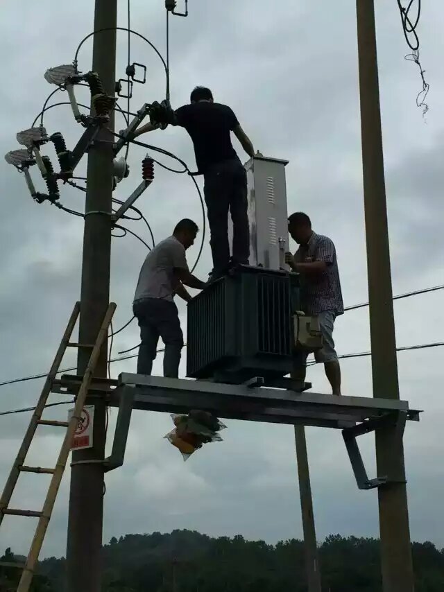 油浸式變壓器安裝現(xiàn)場(chǎng)